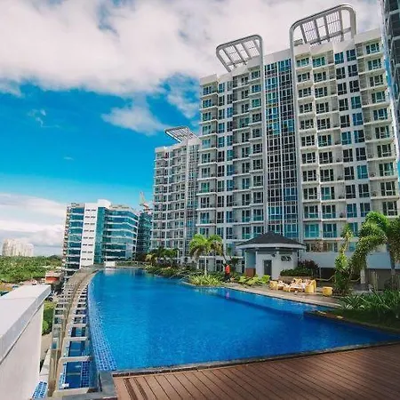 Mactan Airport View With Beach Condominuim